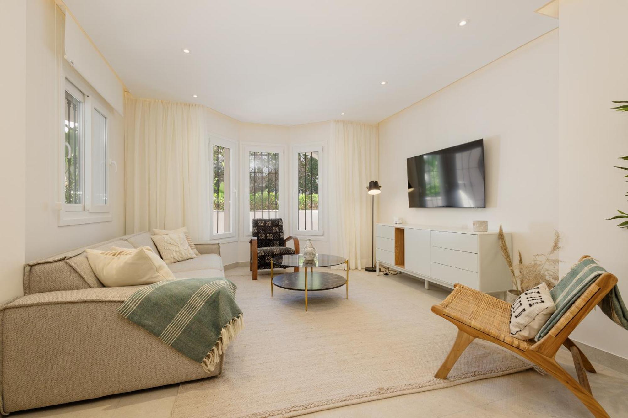In Near Golf And Apartment *