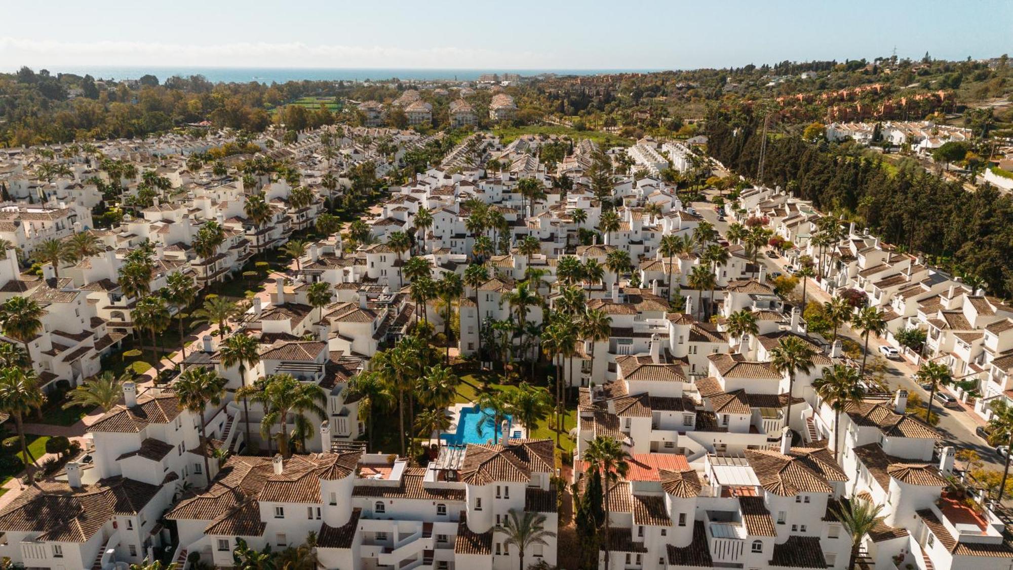 In Near Golf And Apartamento
